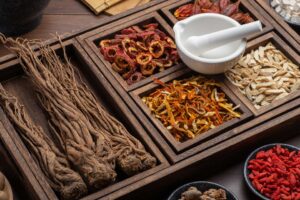 Die 10 wichtigsten Kräuter der TCM