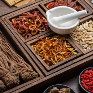 Die 10 wichtigsten Kräuter der TCM